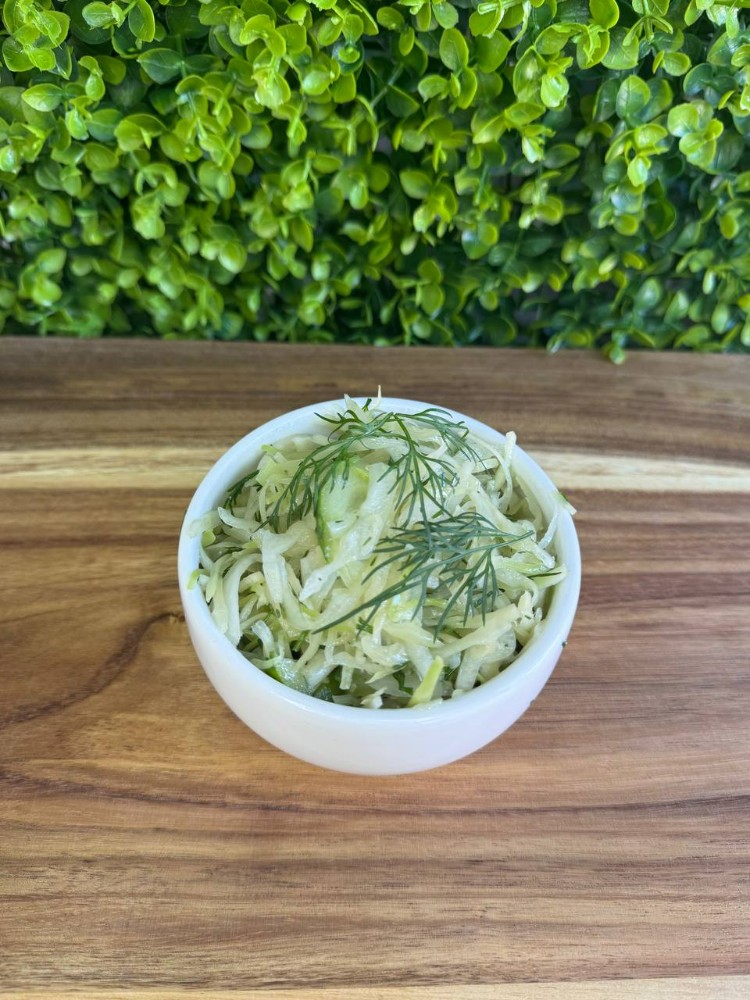 Салат з капусти і огірків