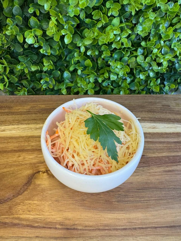 Салат з моркви та сиру