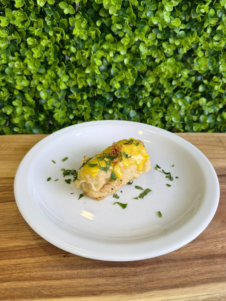 Крученики з маринованим огірком