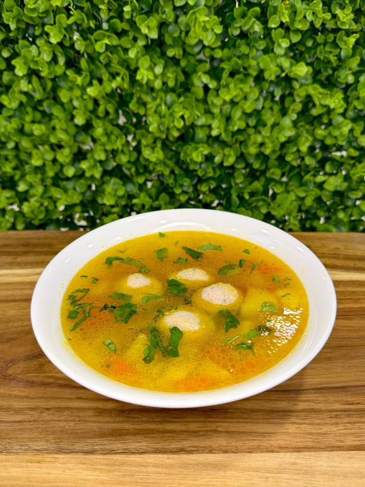 Курячий суп з фрикадельками