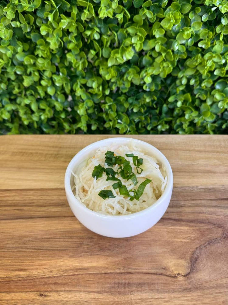 Салат з квашеної капусти