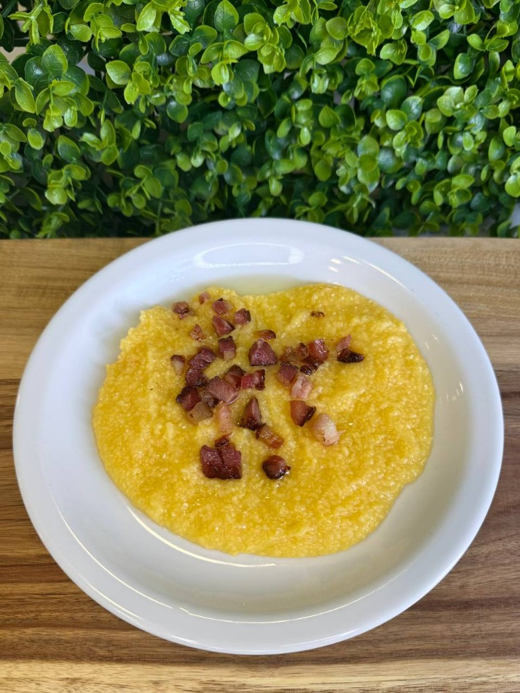 Кулеша з шкварками