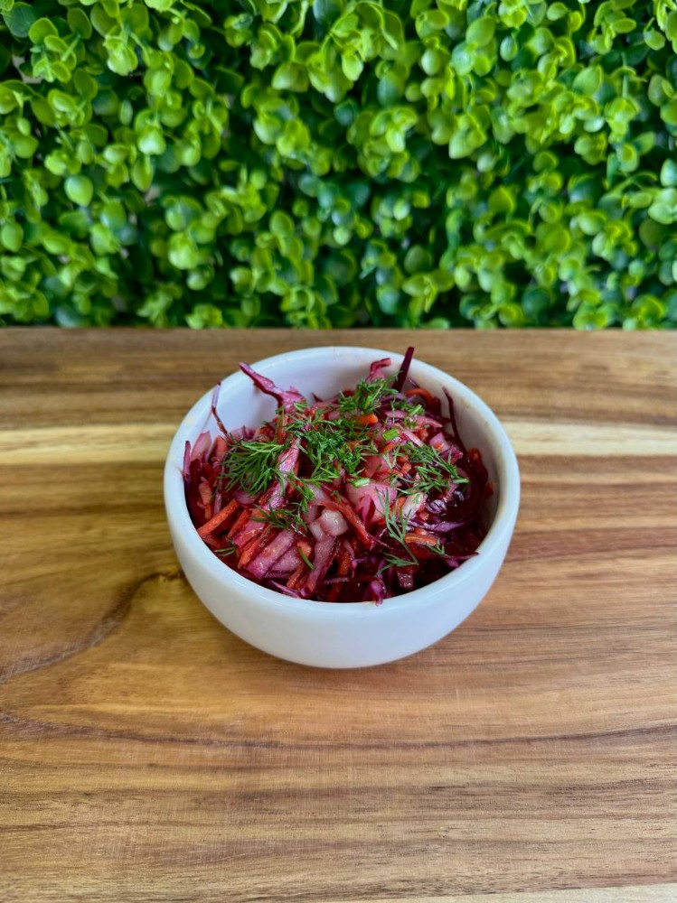 Салат з синьою капустою та морквою