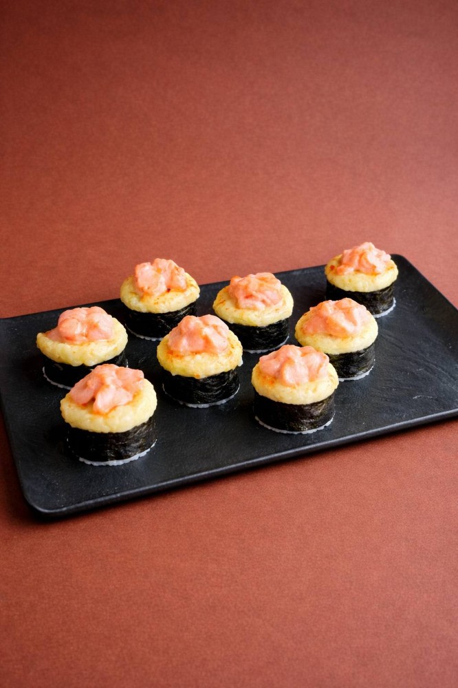 Запечений рол з лососем