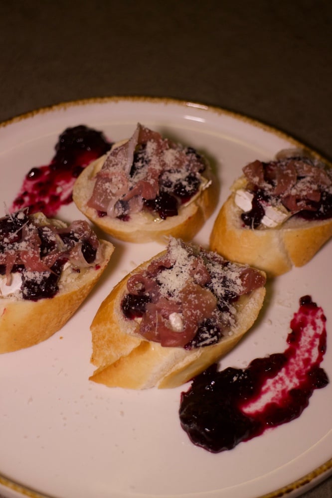 Брускети з прошуто