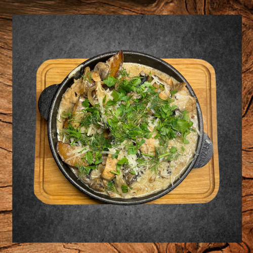 Сковорідка з куркою та грибами