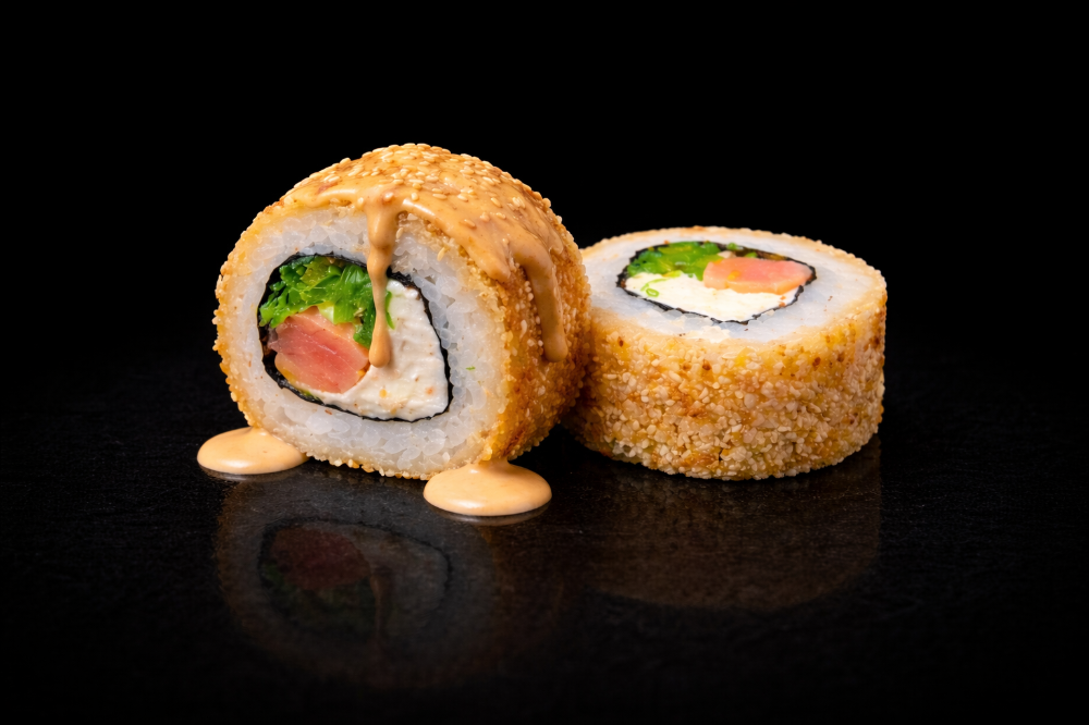 Теплий рол з лососем та чукою стандарт (250 грамів)