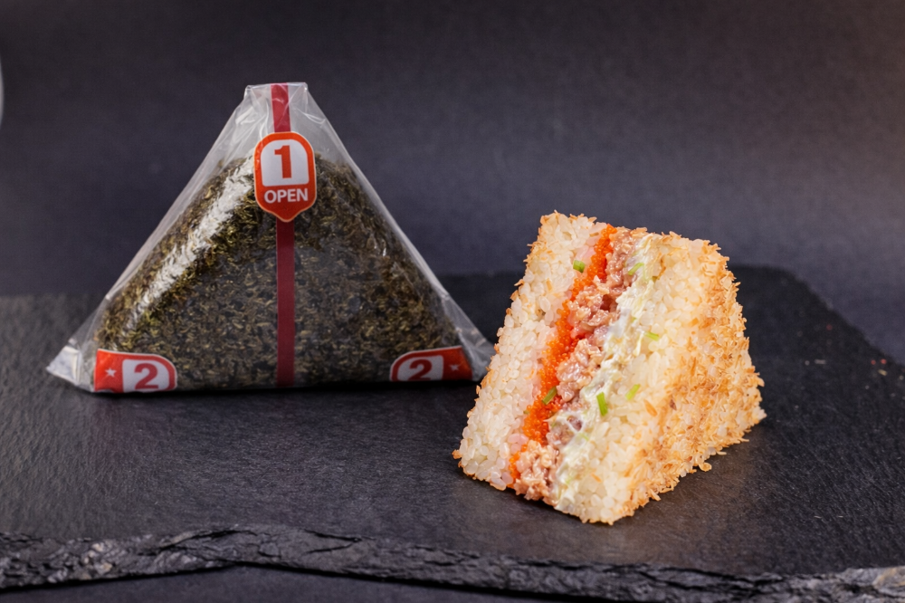 Онігірі з тунцем (170 грамів)