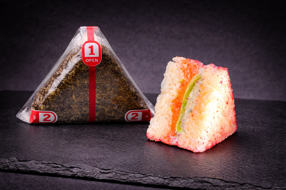 Онігірі з лососем (170 грамів)