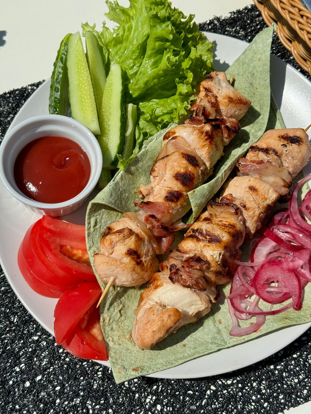 Курячий шашлик з беконом