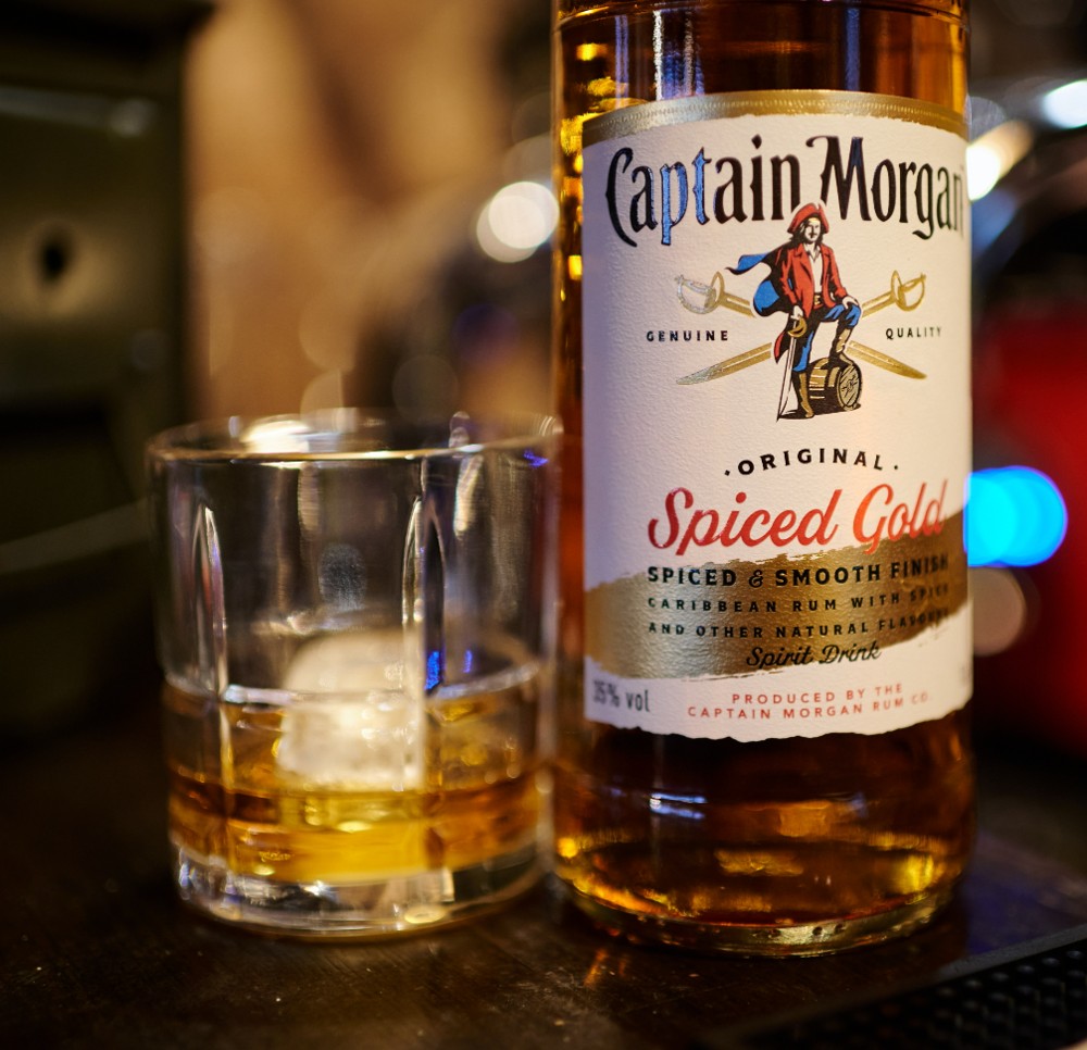 ал.н.ром Captain Morgan