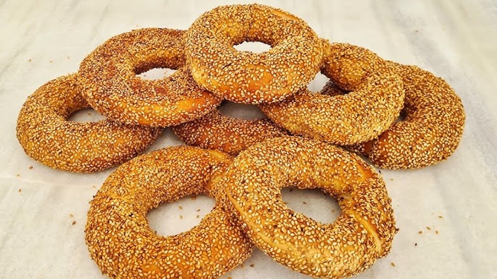 бублик с кунжутом