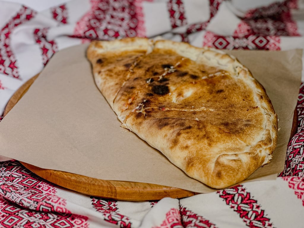 Піца Кальцоне з куркою (закрита)