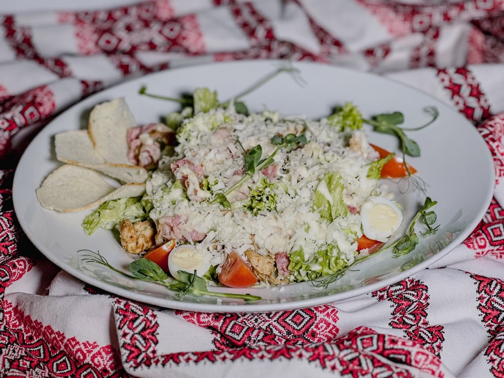 Цезар з куркою та беконом