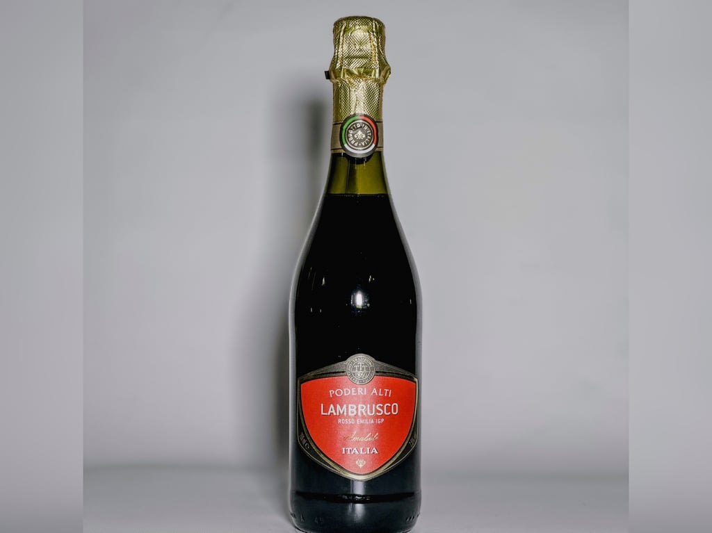 Ігристе шампанське Lambrusko Dell'Emilia Poderi Alti черв н/сол