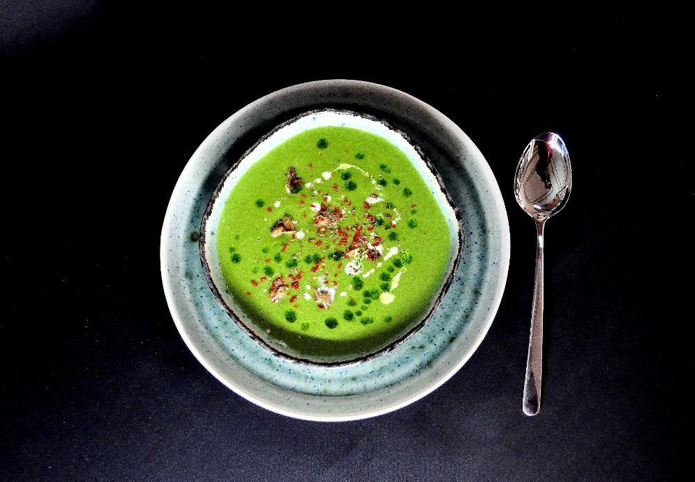 Шпинатний крем суп з равликами