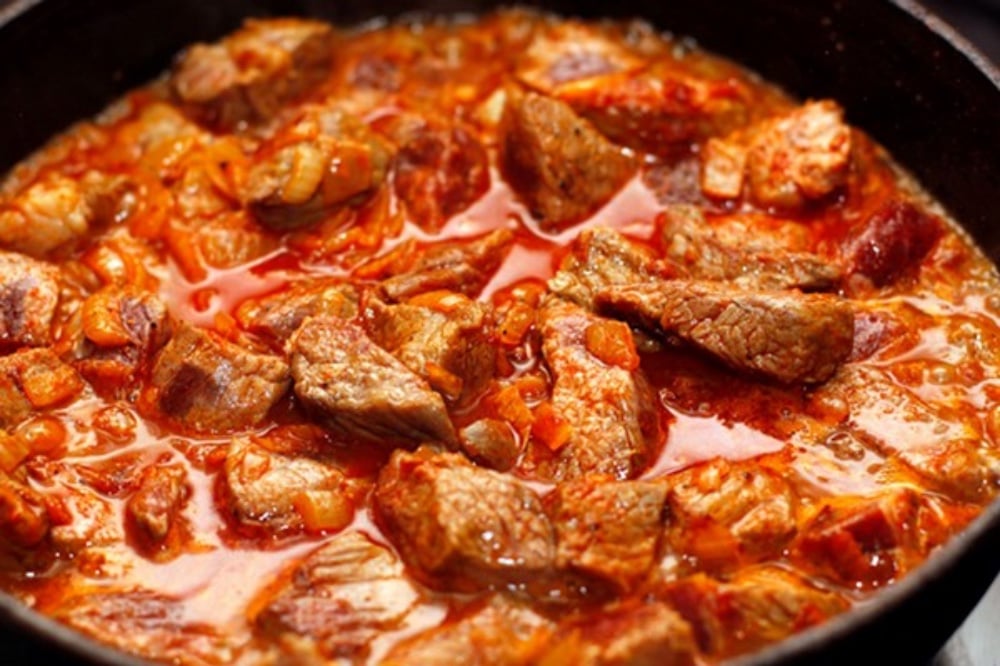 Гуляш свинний/курячий (150гр)