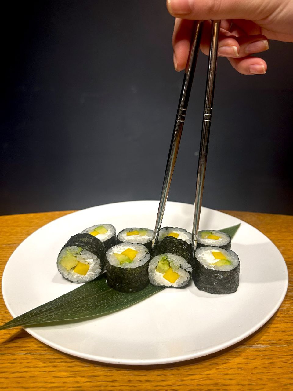 Макі рол з манго та авокадо 150г