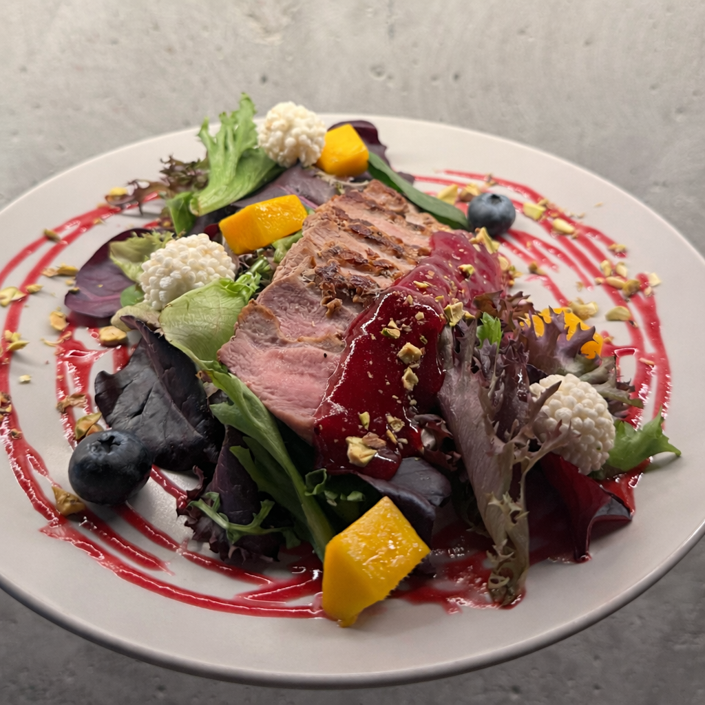 Салат з філе качки 