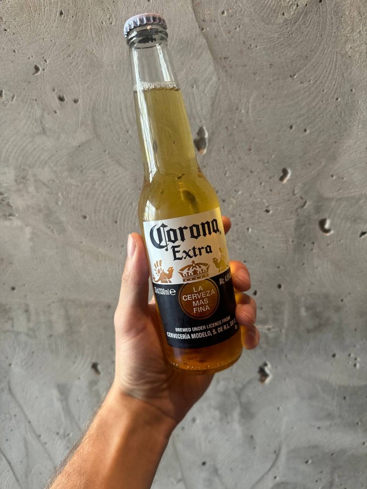 Пиво Corona Extra, 0.33 л / скло