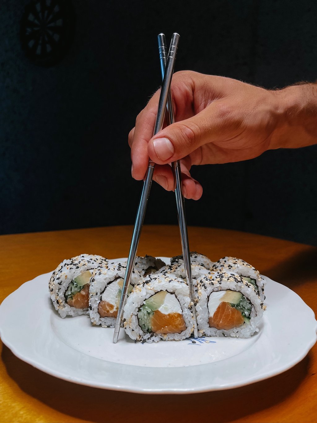 Каліфорнія зі свіжим лососем 345г