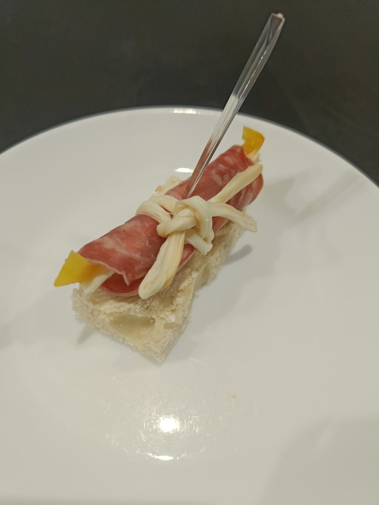 канапка поясок