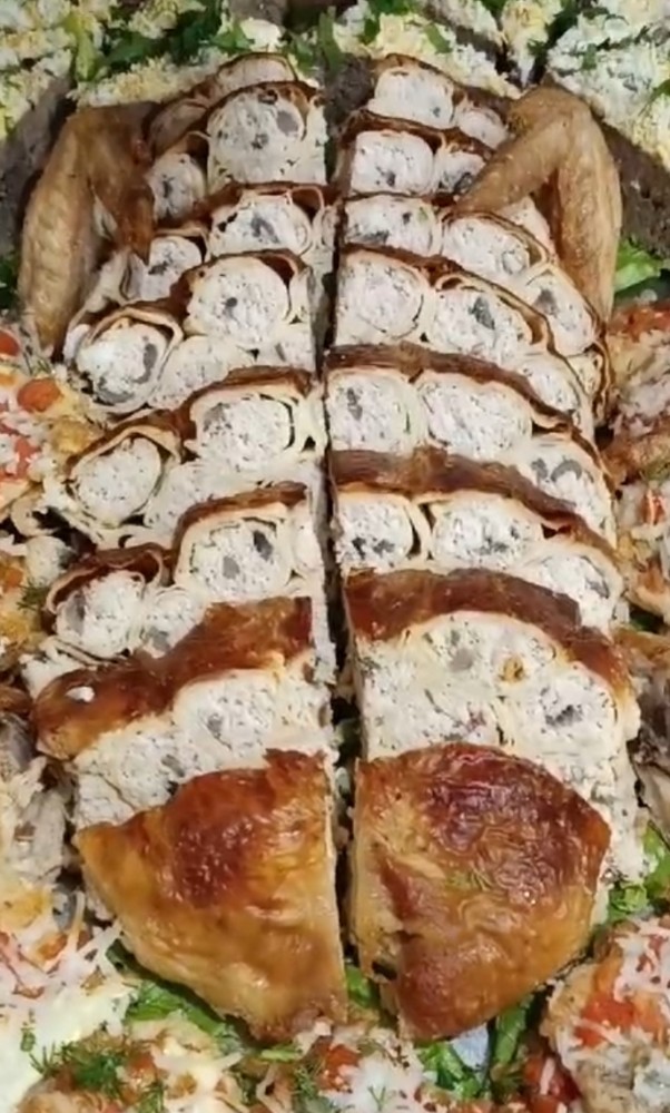 курочка запечена з млинцями( цна за 100г)