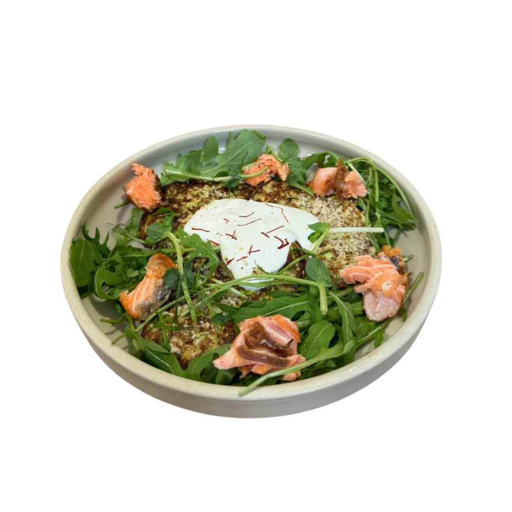 Оладки з цукіні та смаженим лососем