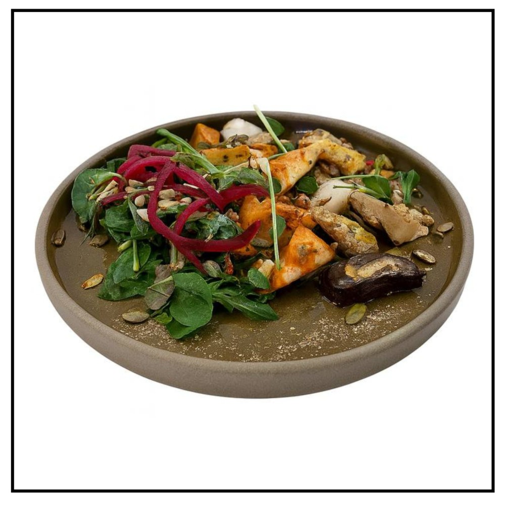 Салат з печеним буряком та сиром халумі