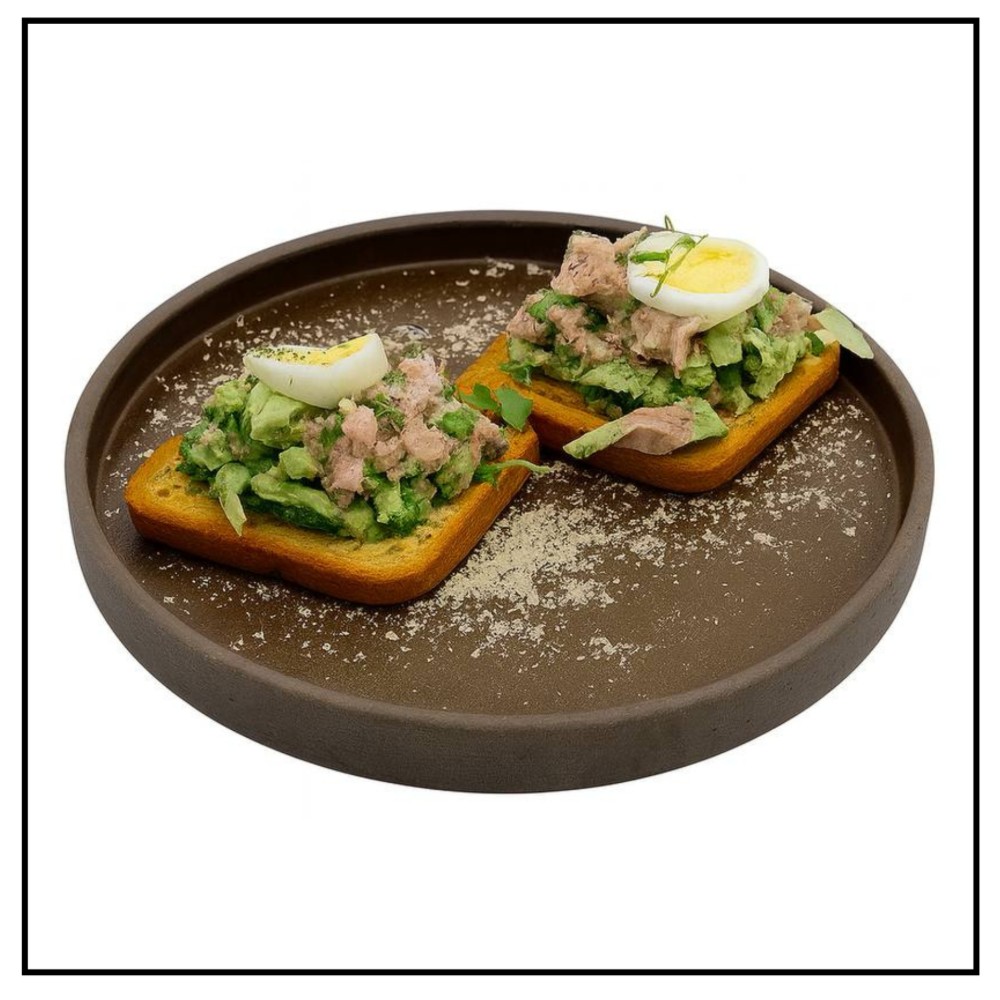 Тост з тунцем на лляному хлібі 