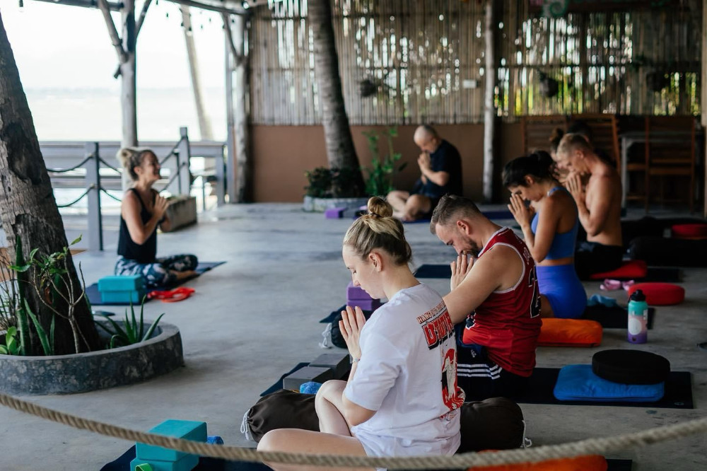 1 YOGA CLASS