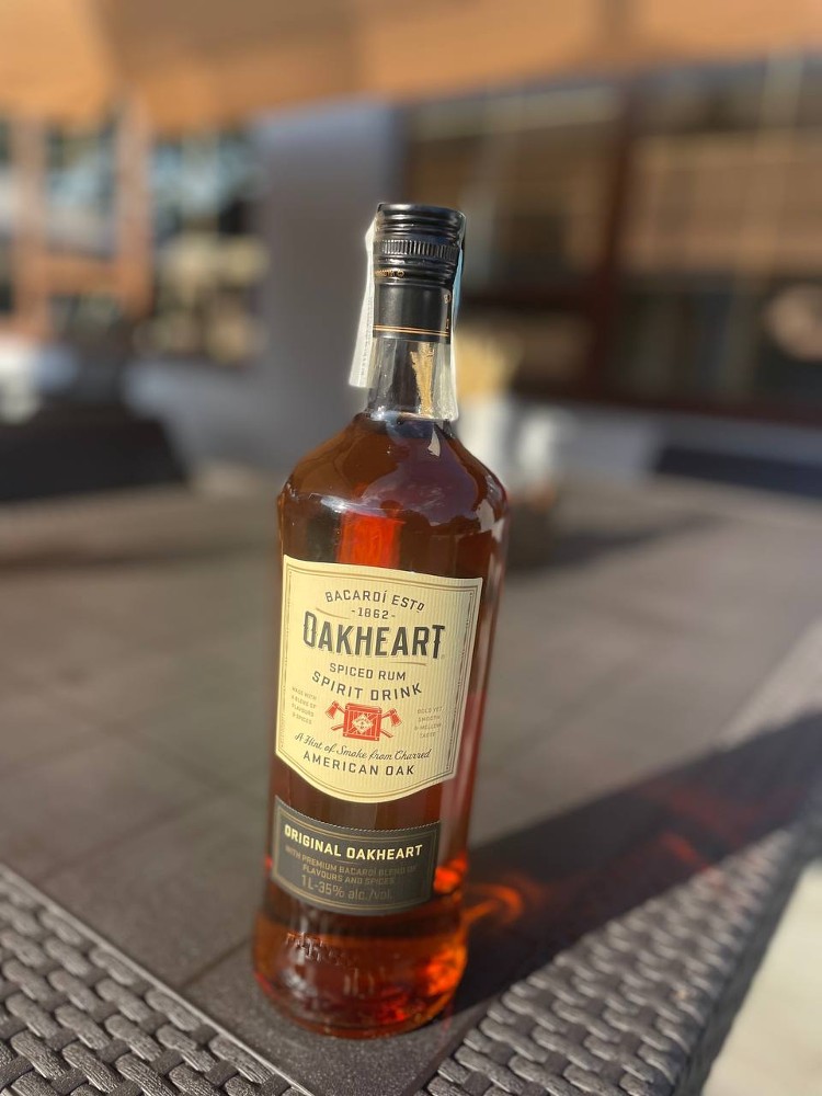 Ром Oakheart 