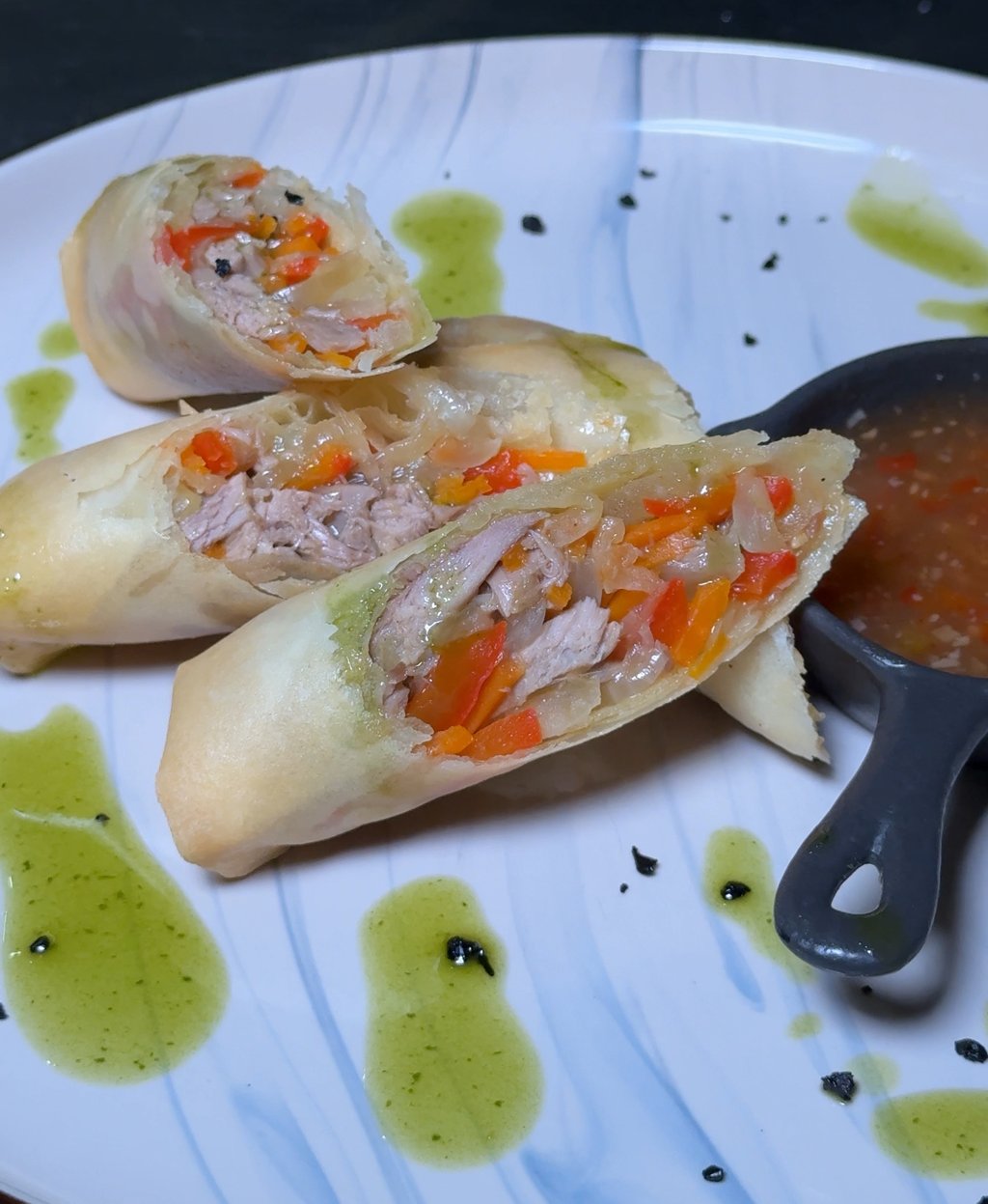 Спрінг-рол з качкою по-пекінські та устричним соусом