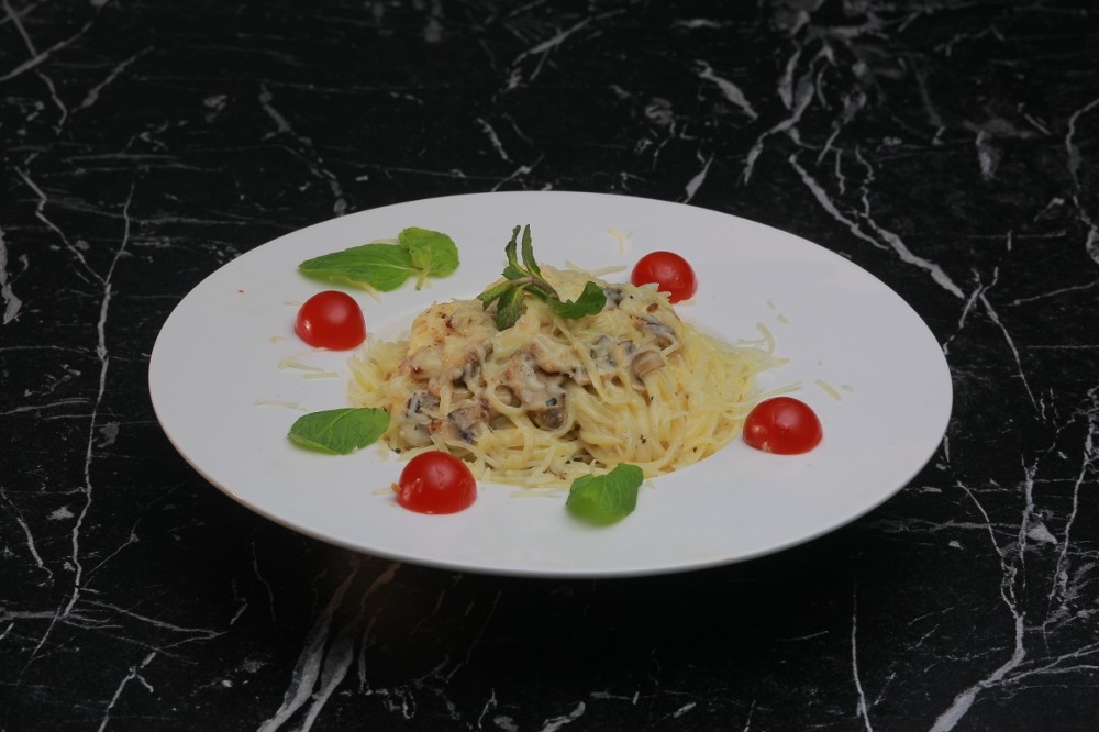 Pasta Tovuqli Qo'ziqorinli