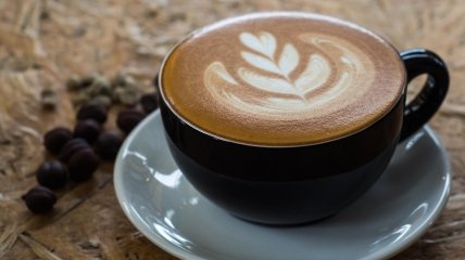 Капучино без кофеїну з рослинним молоком