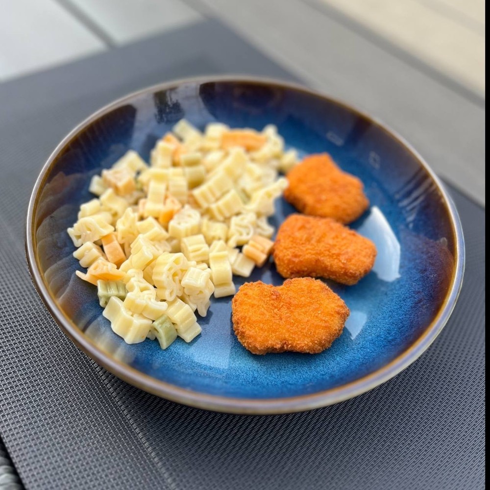 Макарошки з нагетсами