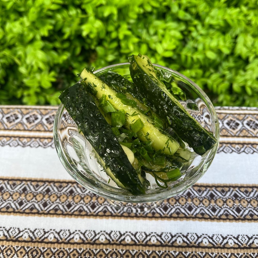 Домашні малосольні огірки (A few pickled cucumbers)