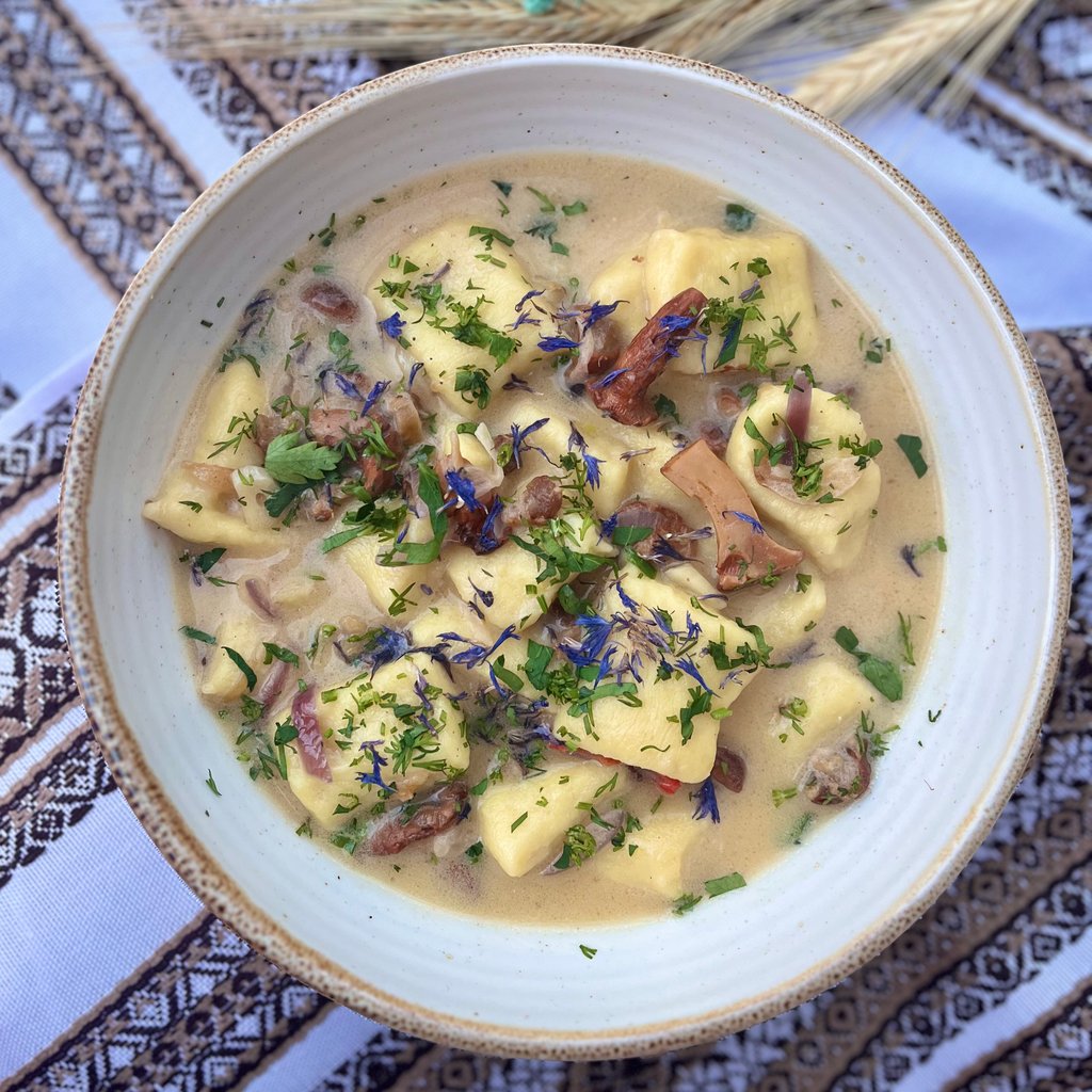 Палюшки зі шкварками та білими грибами  (Dumplings with cracklings and porcini mushrooms)