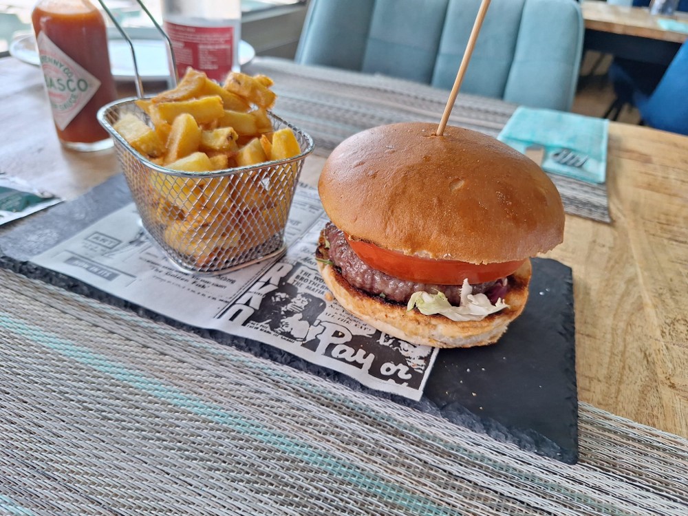 Hamburguesa Salazar con Queso Cheedar