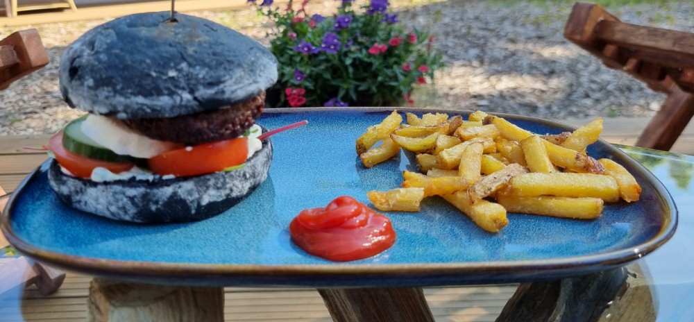 Muhu lamb burger with fries