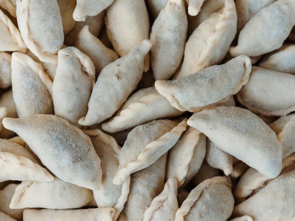 İspanaq və brinza pendir ilə varenikler/Вареники со шпинатом и брынзой п\ф 300q