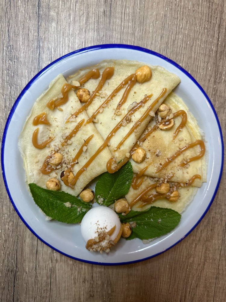 Млинці з солоною карамеллю та морозивом|pancakes with salted caramel,ice cream