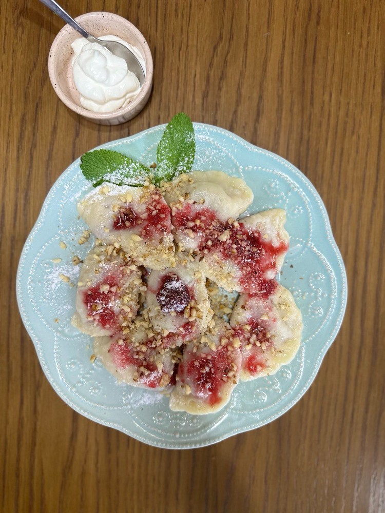 Вареники з вишнею та сметаною|Dumplings with cherries