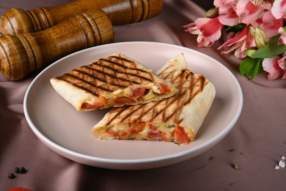 ЛАВАШ З СИРОМ НА ГРИЛІ