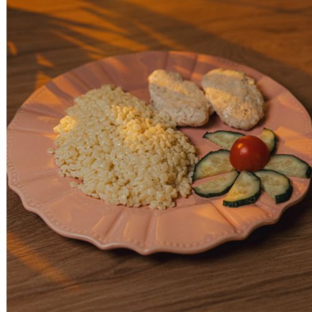 ДИТЯЧІ ПАРОВІ КОТЛЕТКИ З ІНДИЧКИ З ГАРНІРОМ НА ВИБІР