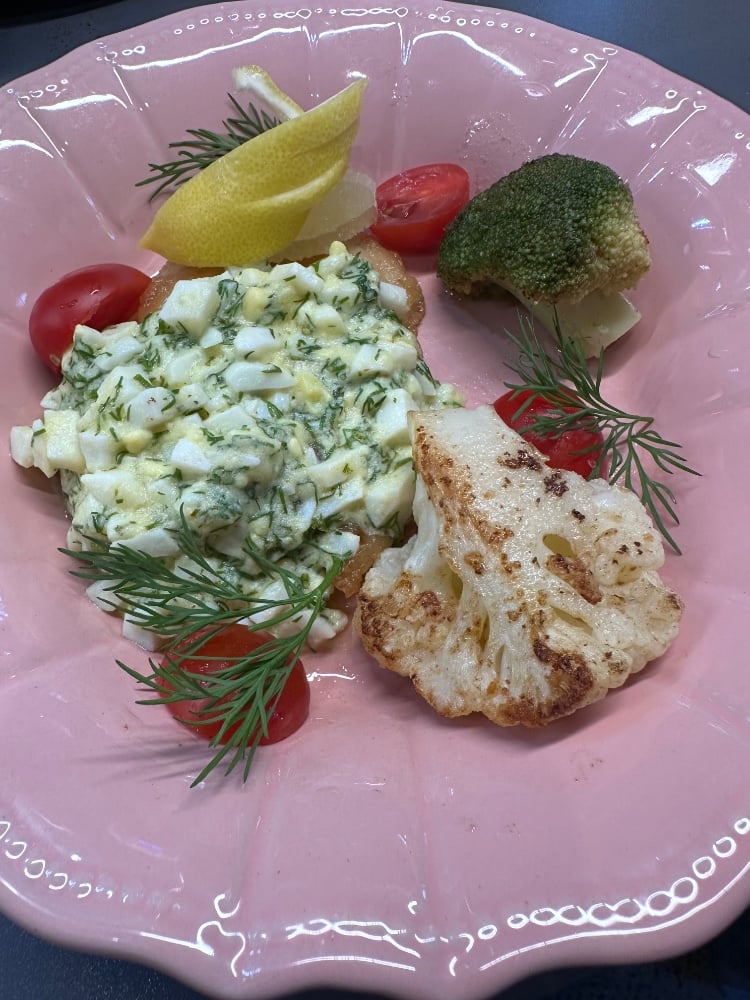 ФІЛЕ МОРСЬКОГО ОКУНЯ ПІД ПОЛЬСЬКИМ СОУСОМ  З ОВОЧАМИ