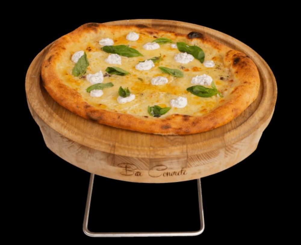 QUATTRO FORMAGGI з вершковим соусом, моцарелою, брі, блакитним сиром та трюфельною рікоттою з Extra Virginним сиром