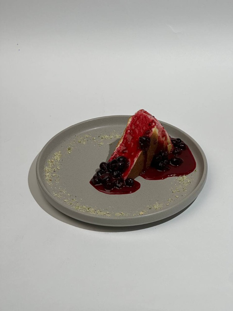 San Sebastian Cheesecake with berries