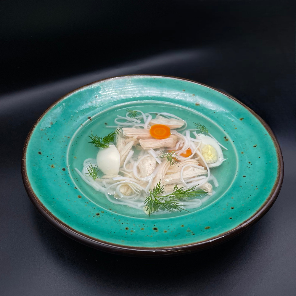 Курячий бульйон з рисовою локшиною