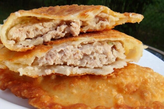 Чебуреки з мясом